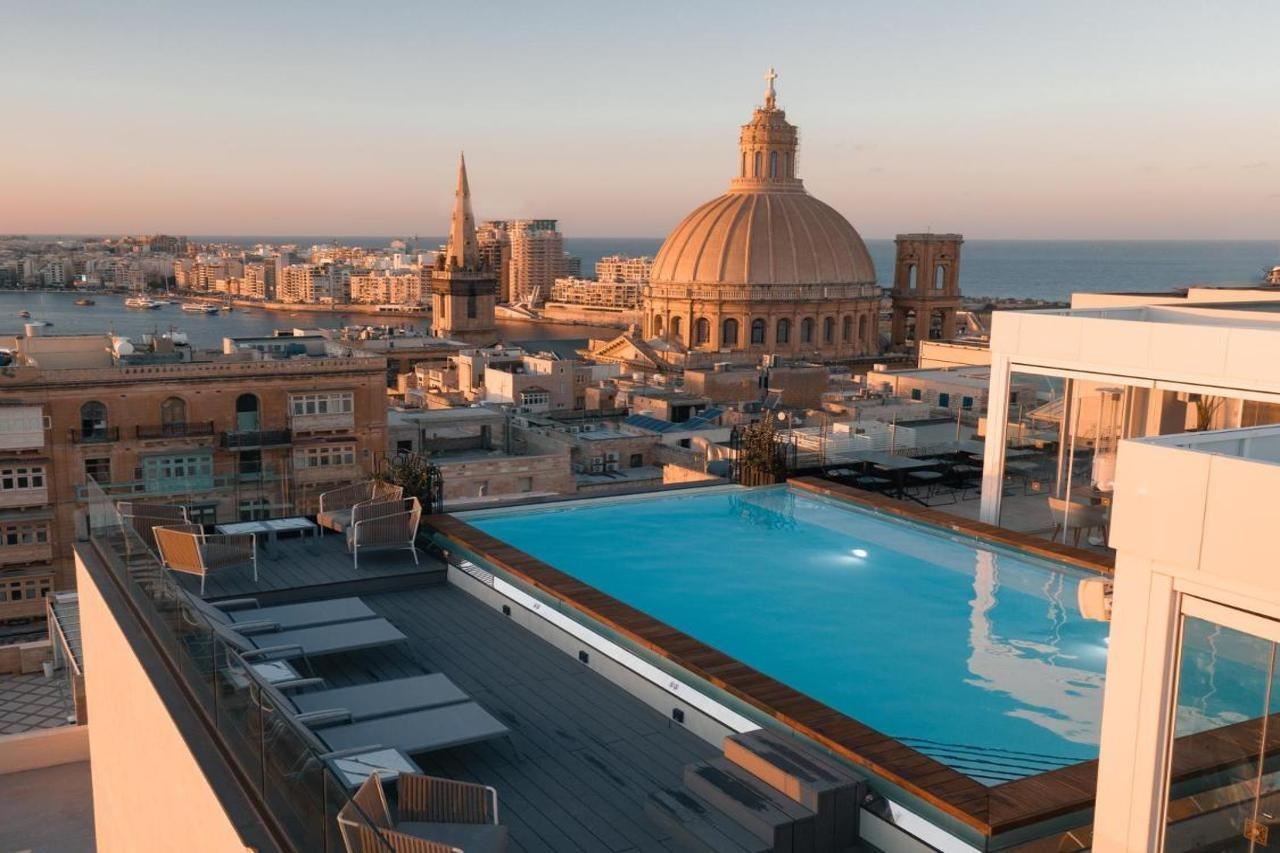 The Embassy Valletta Hotel Exteriör bild